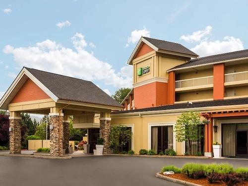 Holiday Inn Express Roseburg, an IHG Hotel