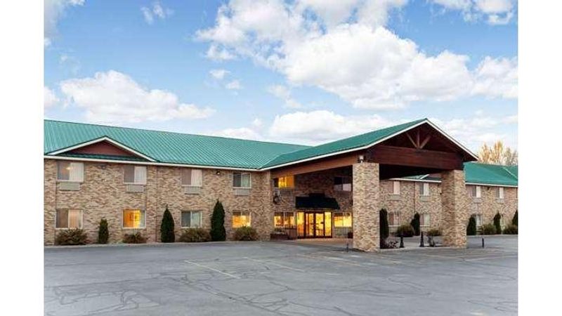 Super 8 by Wyndham Montpelier