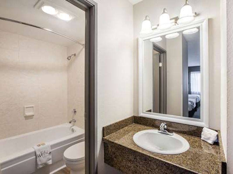 Photo of La Quinta Inn by Wyndham Everett