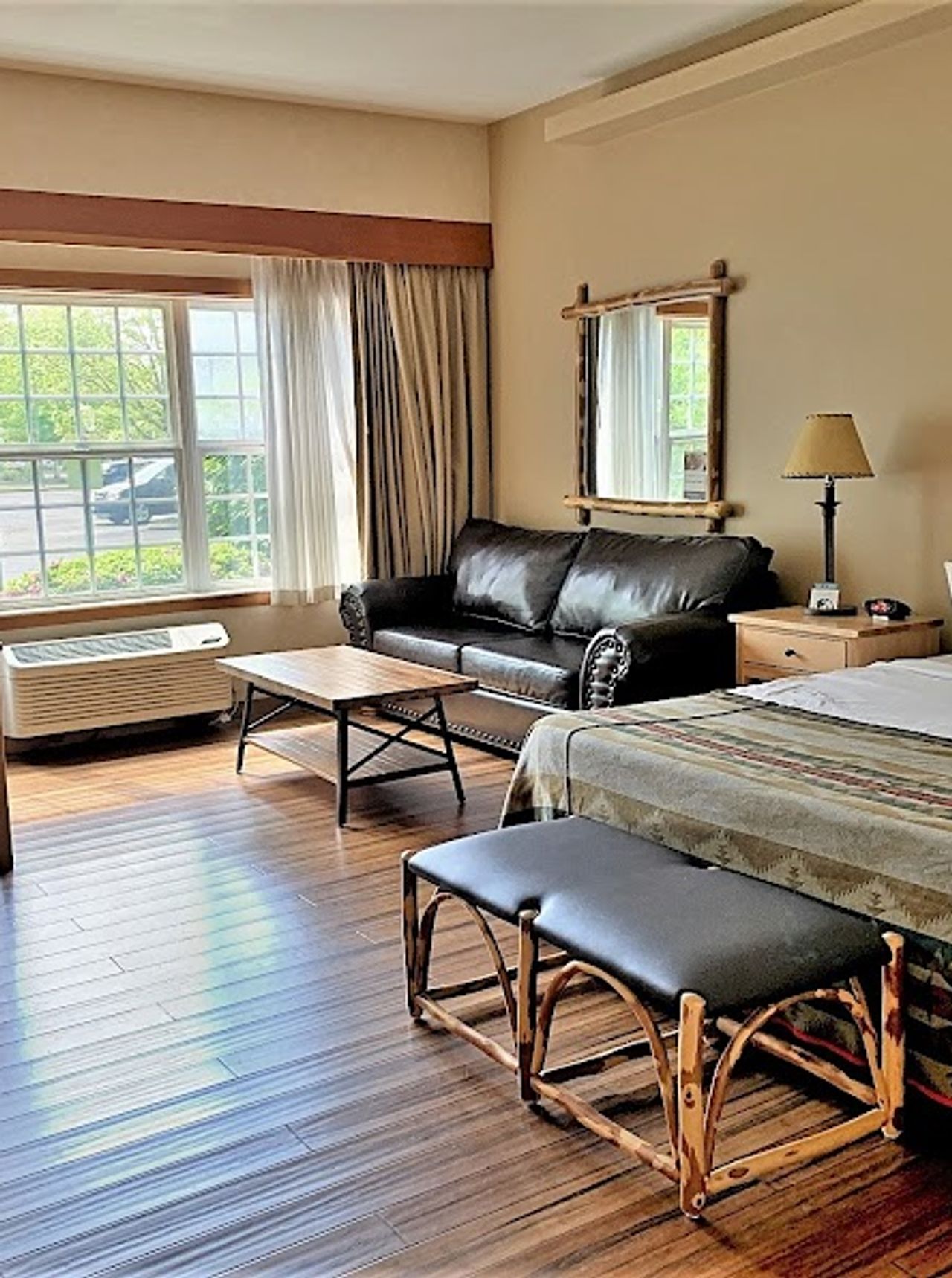 Photo of The Heathman Lodge