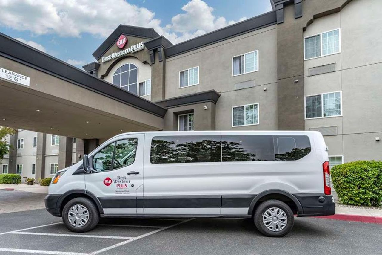 Photo of Best Western Plus Vineyard Inn