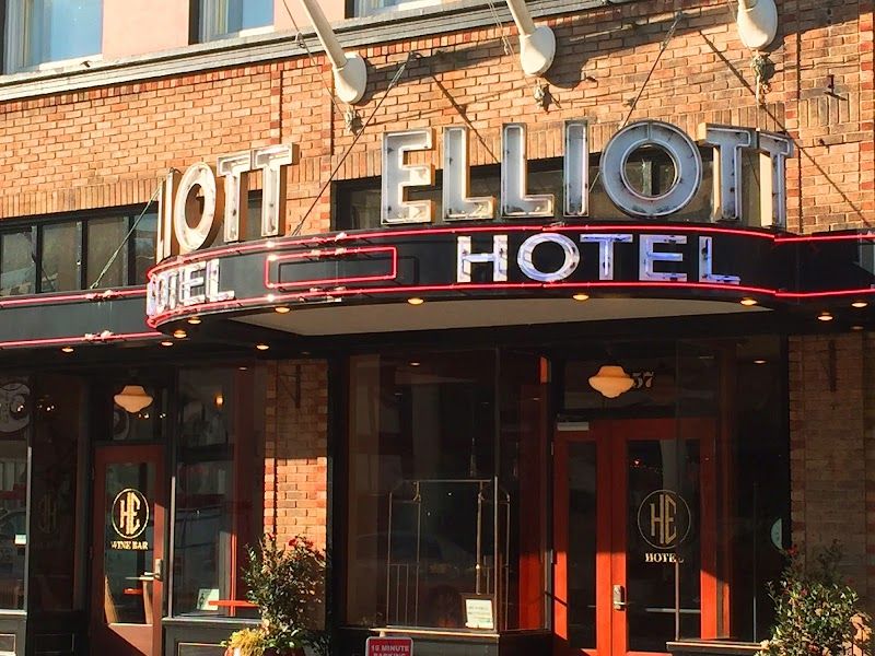Photo of Hotel Elliott Astoria - Exterior, Property Entrance