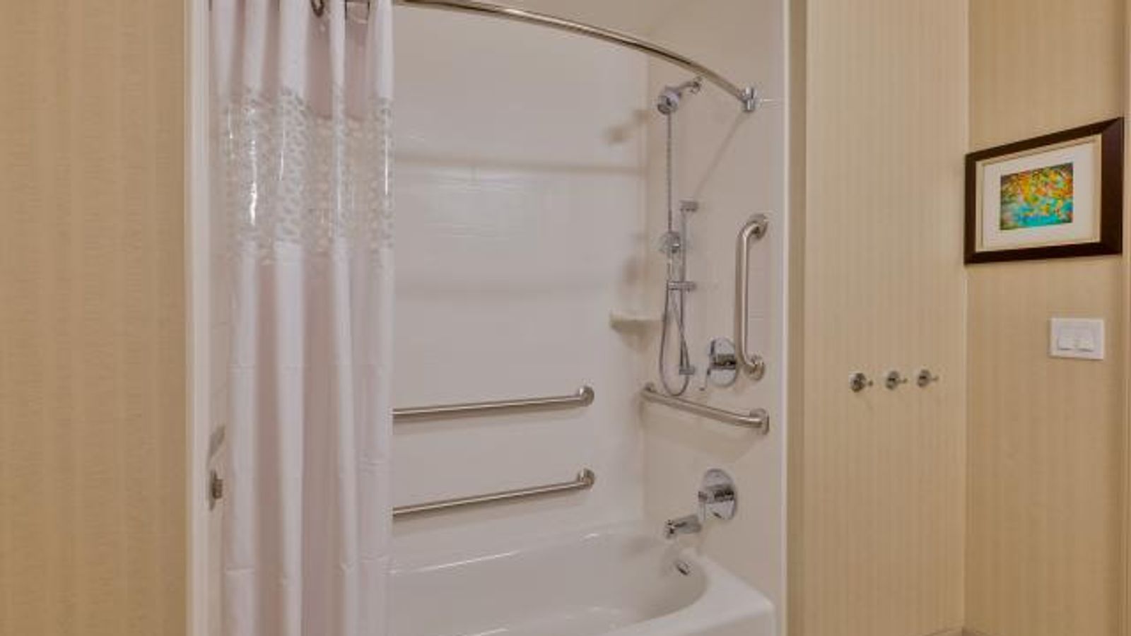 Photo of Hampton Inn & Suites Bend