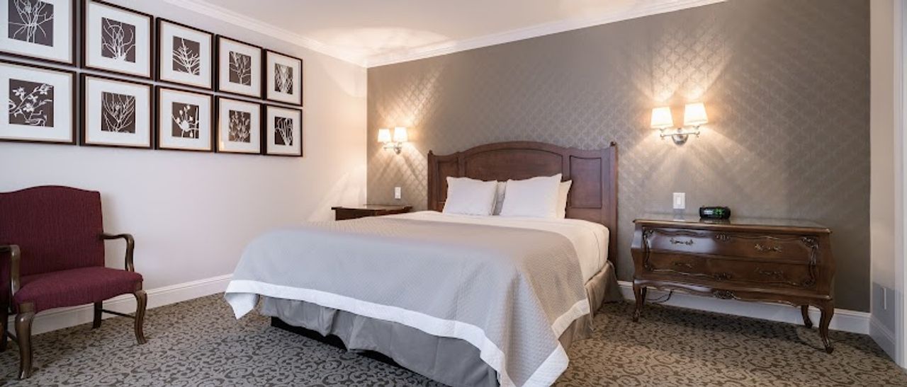 Photo of Woodcrest Hotel