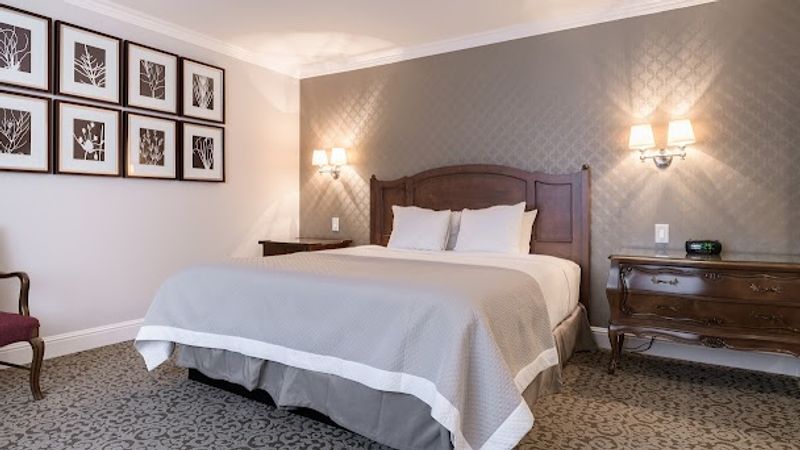 Photo of Woodcrest Hotel