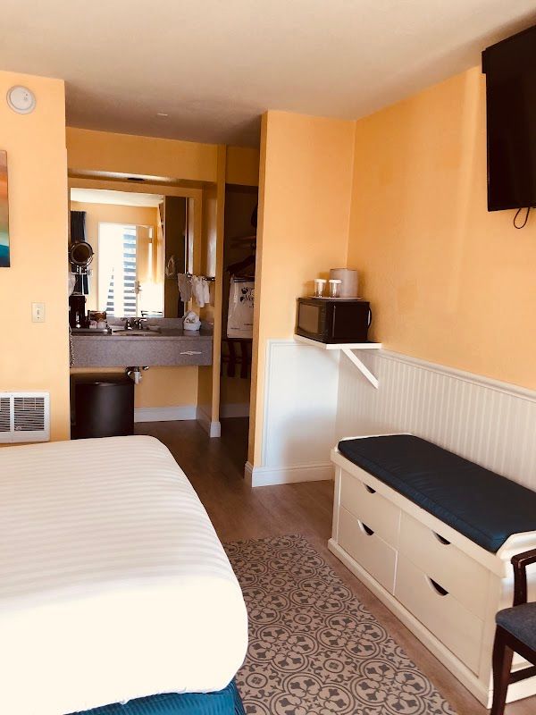 Photo of Monterey Bay Lodge - Room