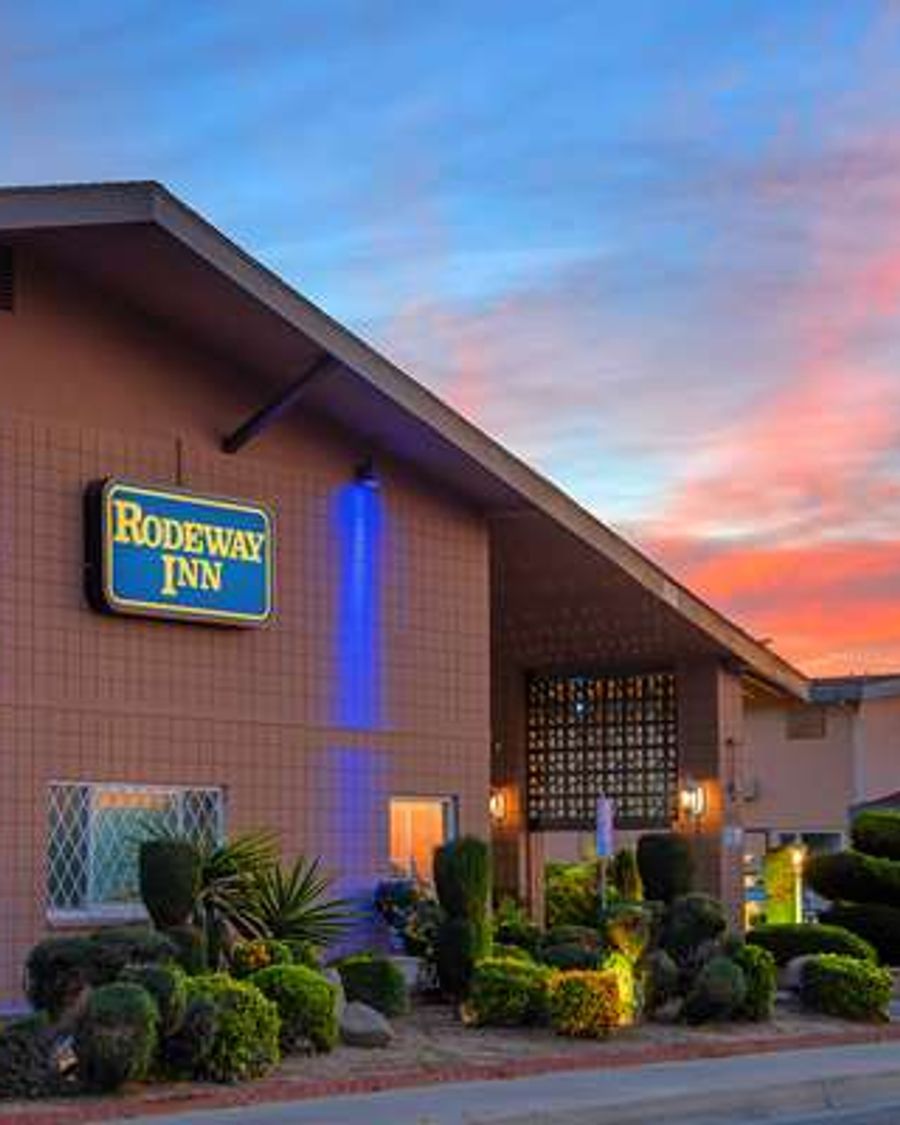 Rodeway Inn Near University-Gateway to Yosemite