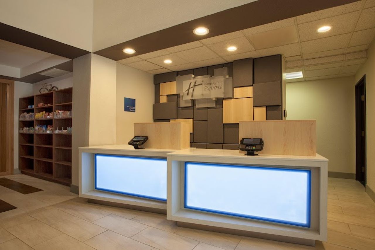 Photo of Holiday Inn Express & Suites Davis - University Area, an IHG Hotel