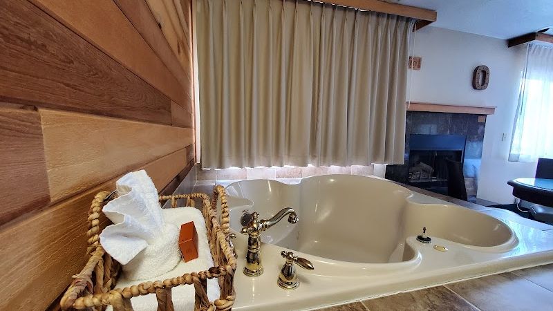 Photo of Rogue Regency Inn & Suites