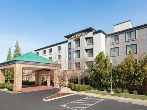 Courtyard Sacramento Folsom