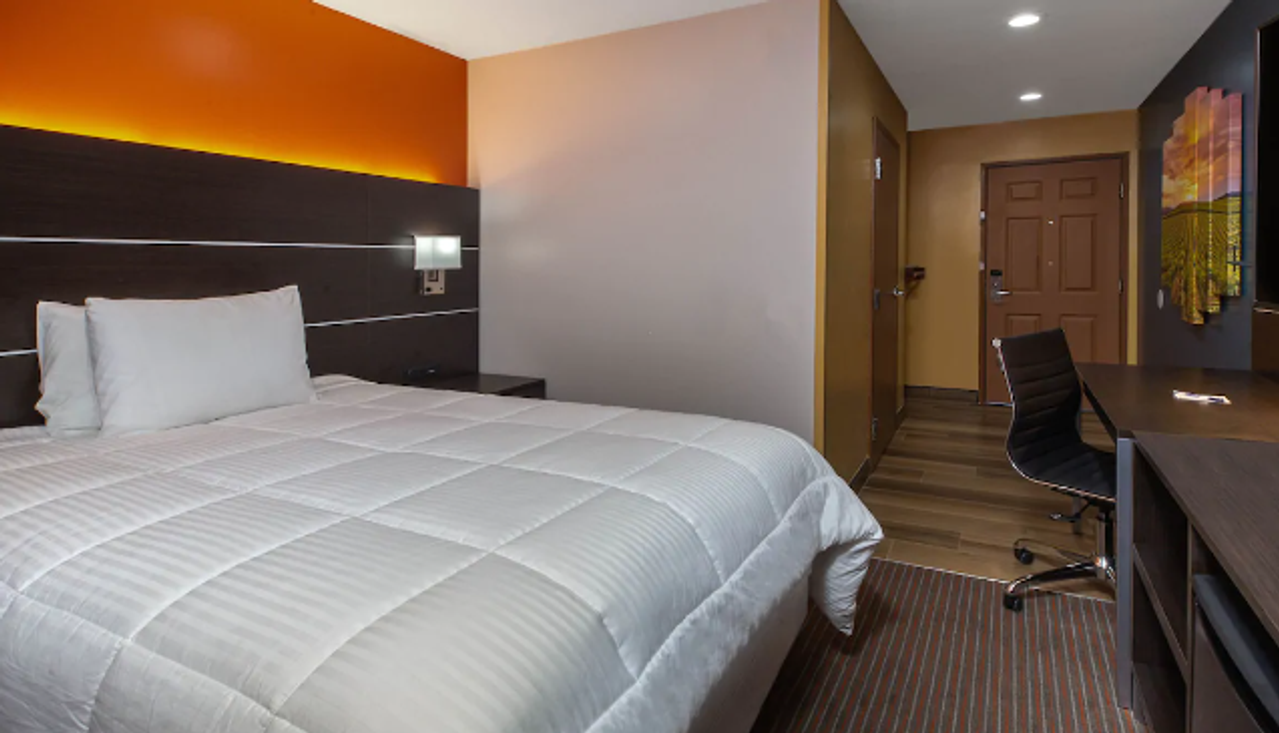 Photo of Hotel Vinea, a Travelodge by Wyndham