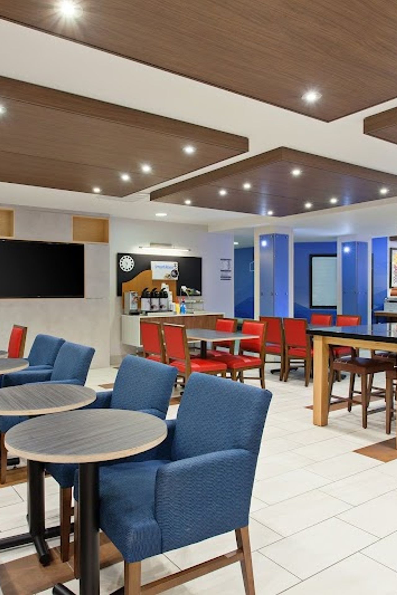 Photo of Holiday Inn Express & Suites Oakland-Airport by IHG