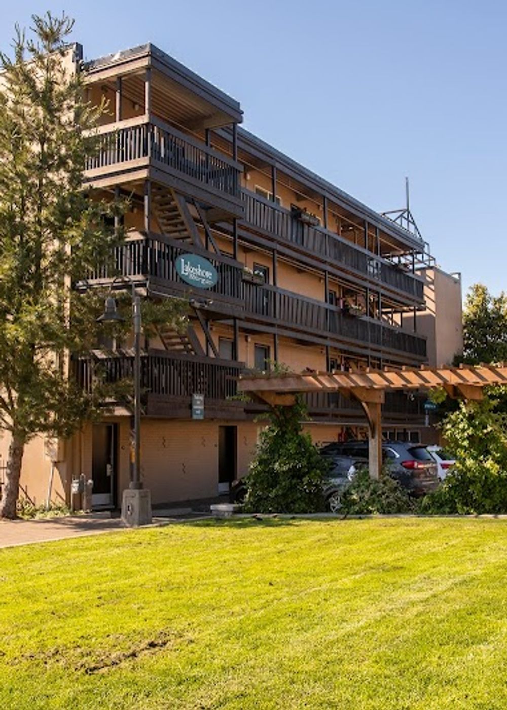 The Lakeshore Inn