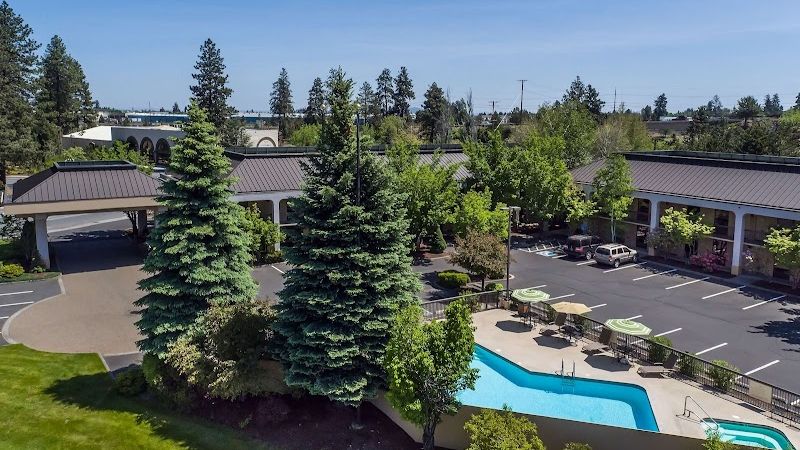 Photo of Red Lion Inn & Suites Deschutes River Bend