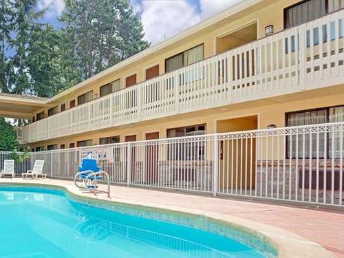 Photo of Days Inn by Wyndham Seattle South Tukwila