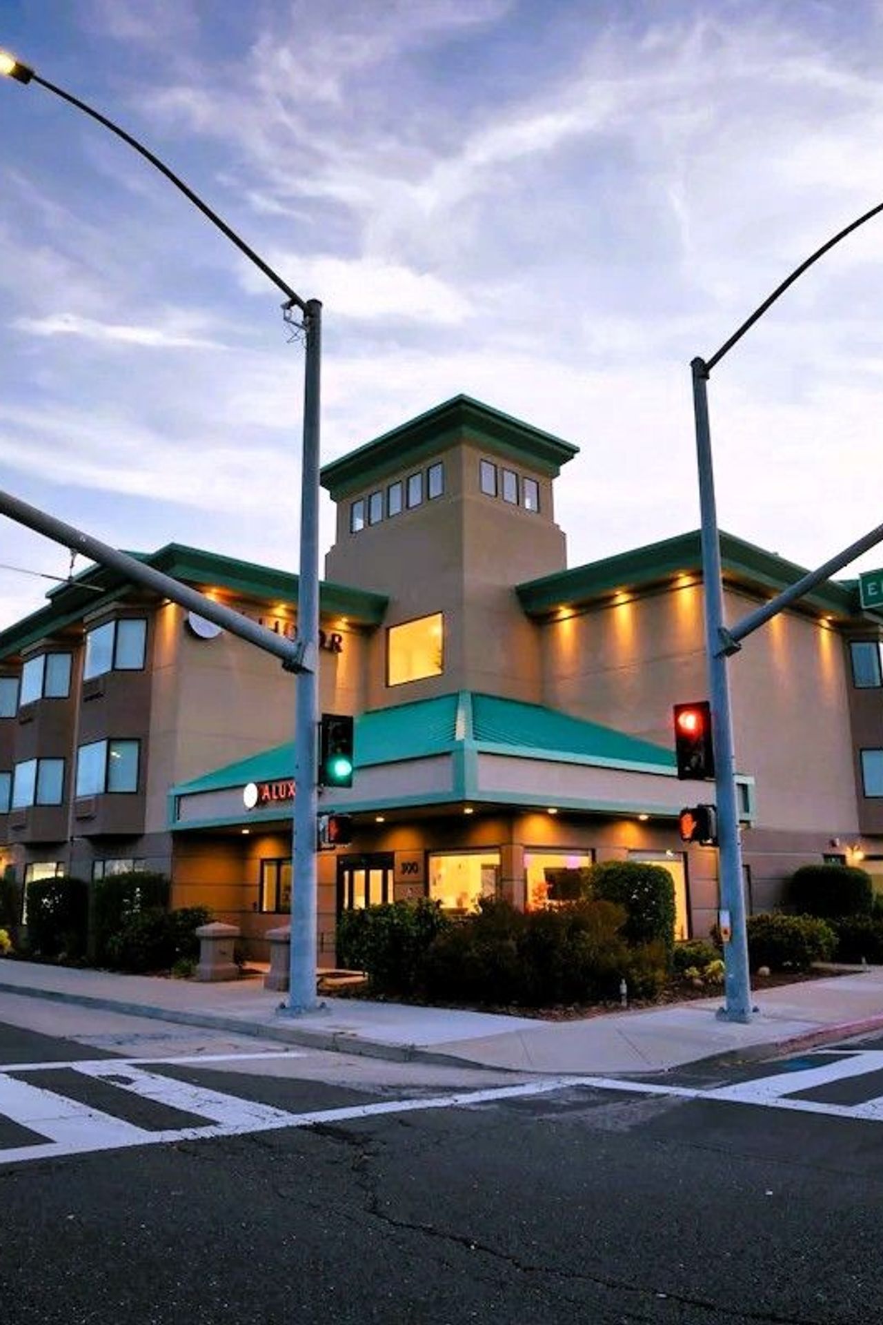 Hotel Aluxor SFO