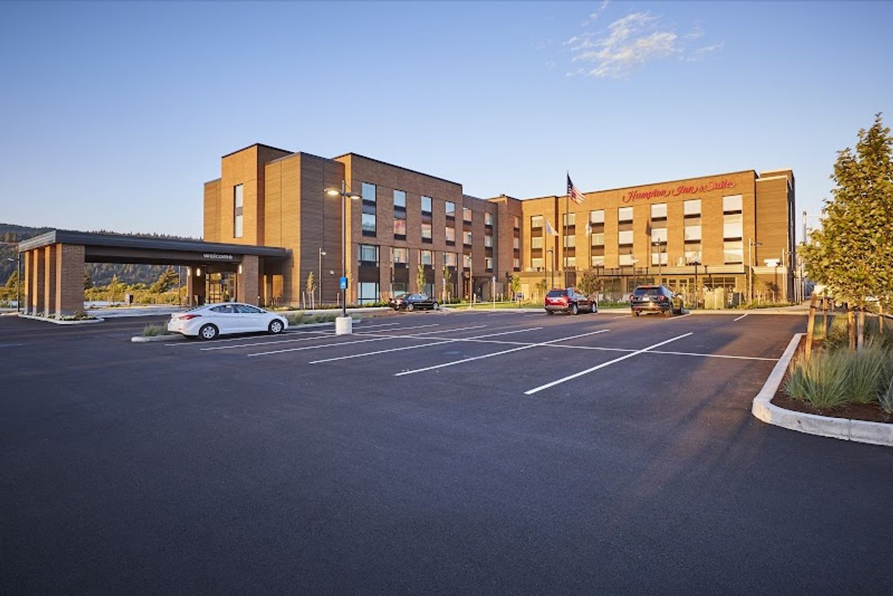 Photo of Hampton Inn & Suites Hood River