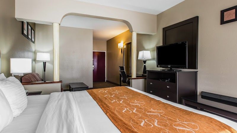 Photo of Comfort Suites Bakersfield