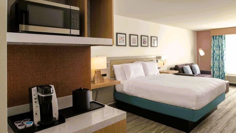 Hilton Garden Inn Tacoma Downtown - Room, King Bed