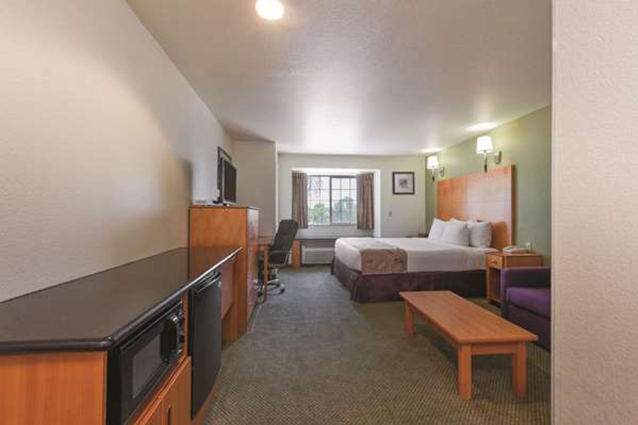 Photo of La Quinta Inn & Suites by Wyndham Tulare