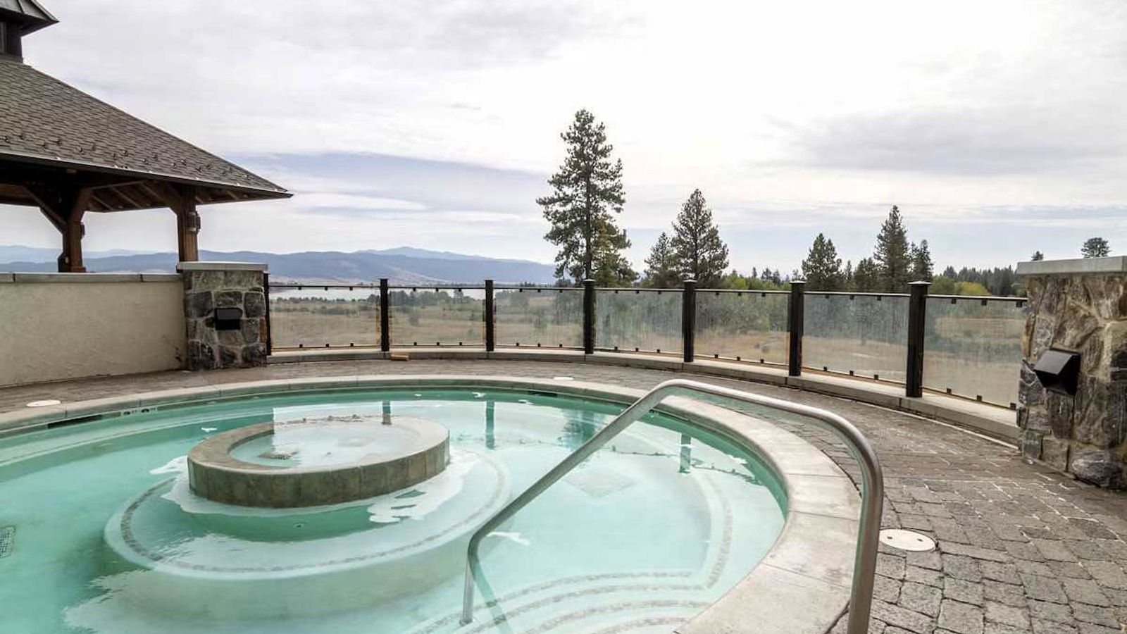 Tamarack Resort - Outdoor Spa Tub