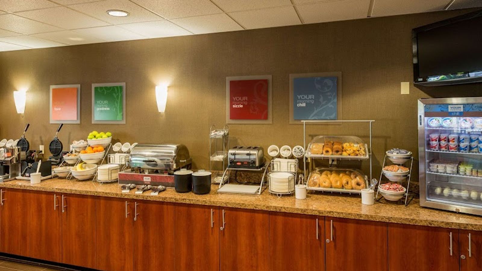 Photo of Comfort Suites Springfield RiverBend Medical - Photo of Comfort Suites Springfield RiverBend Medical - Complimentary hot breakfast