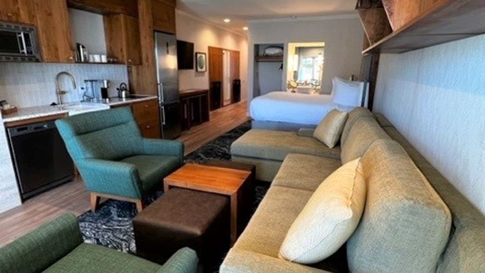 Photo of Pacific Suites by Hallmark