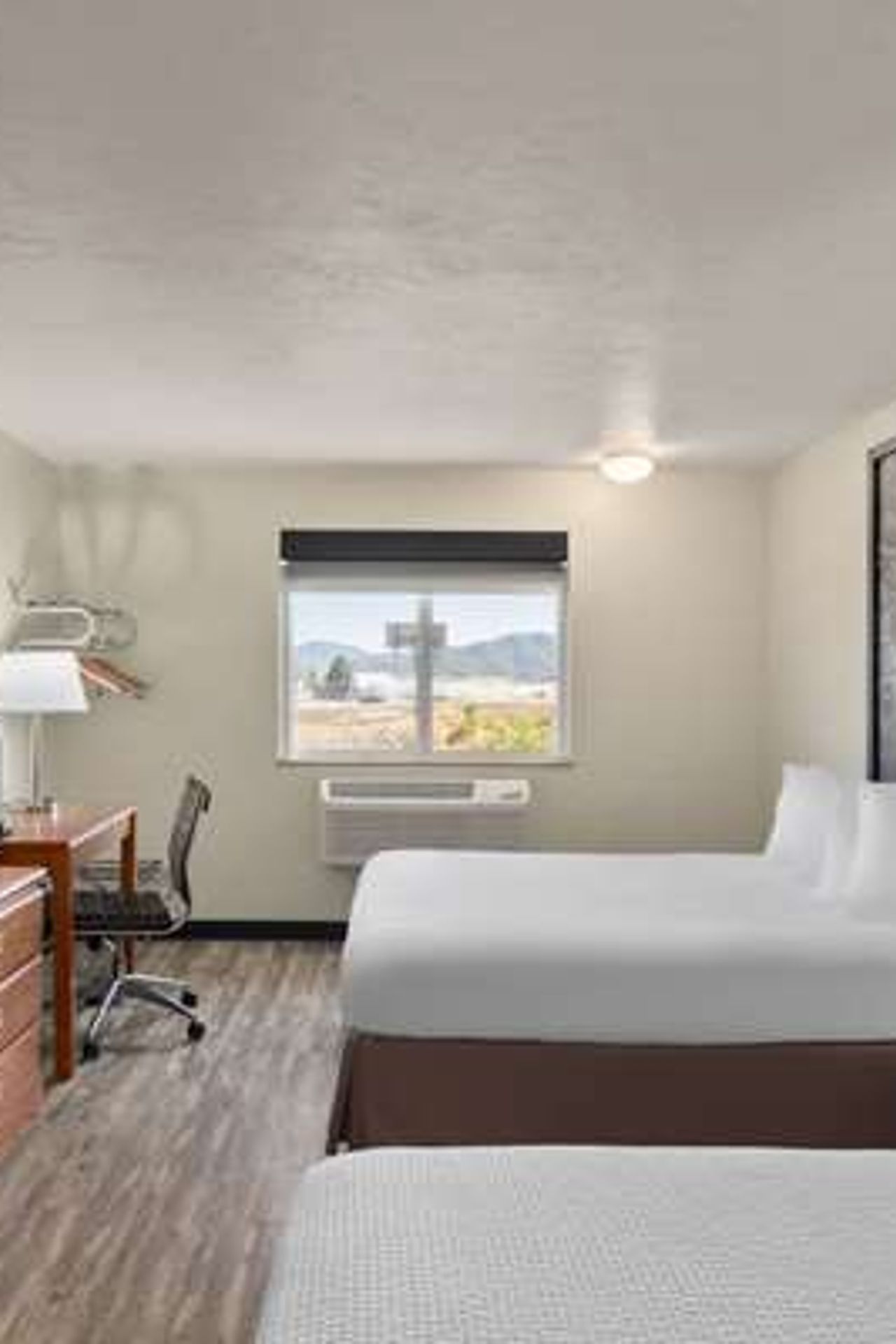 Photo of Super 8 by Wyndham Roseburg