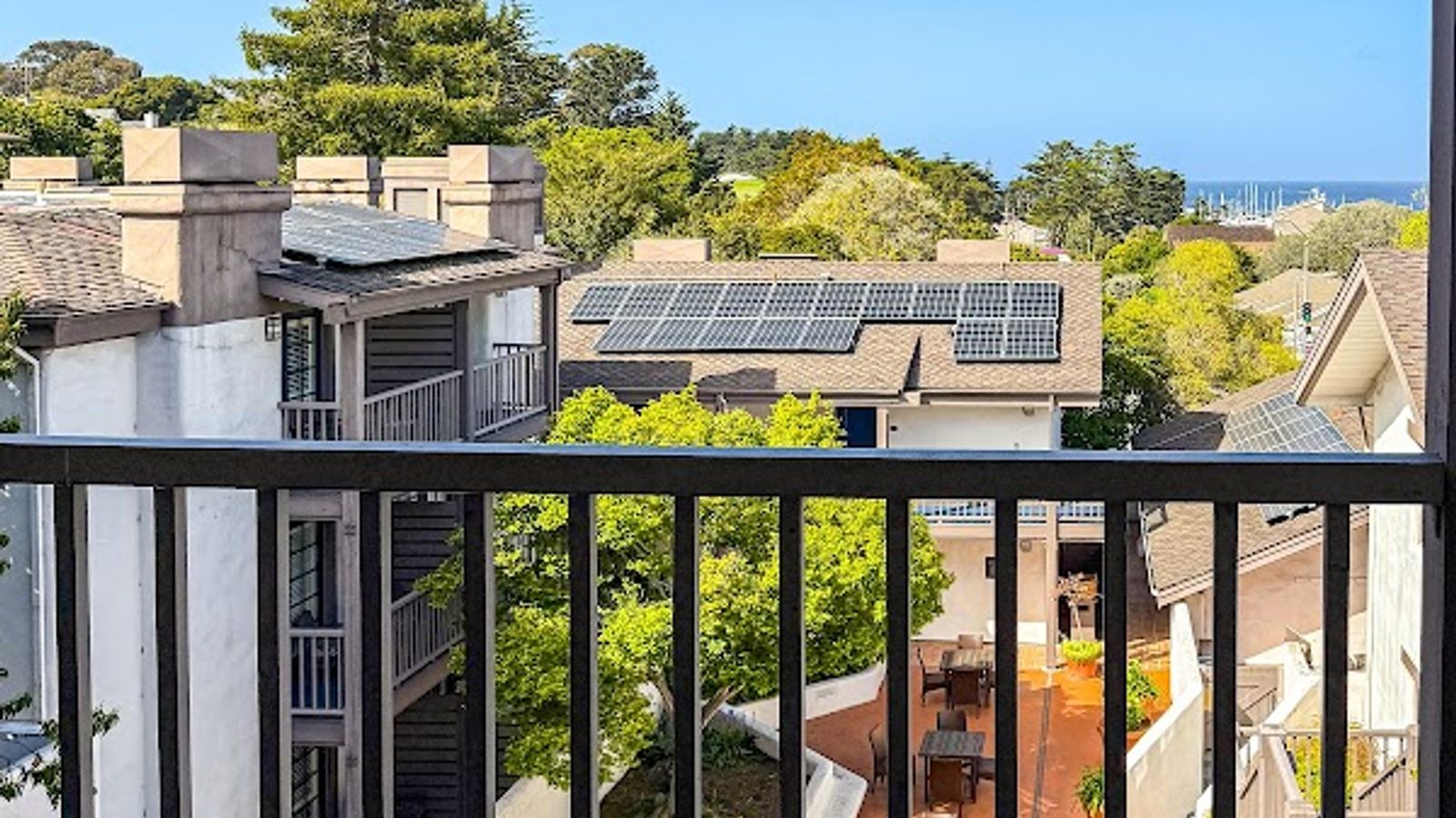Photo of Hotel Pacific - Terrace, Courtyard View