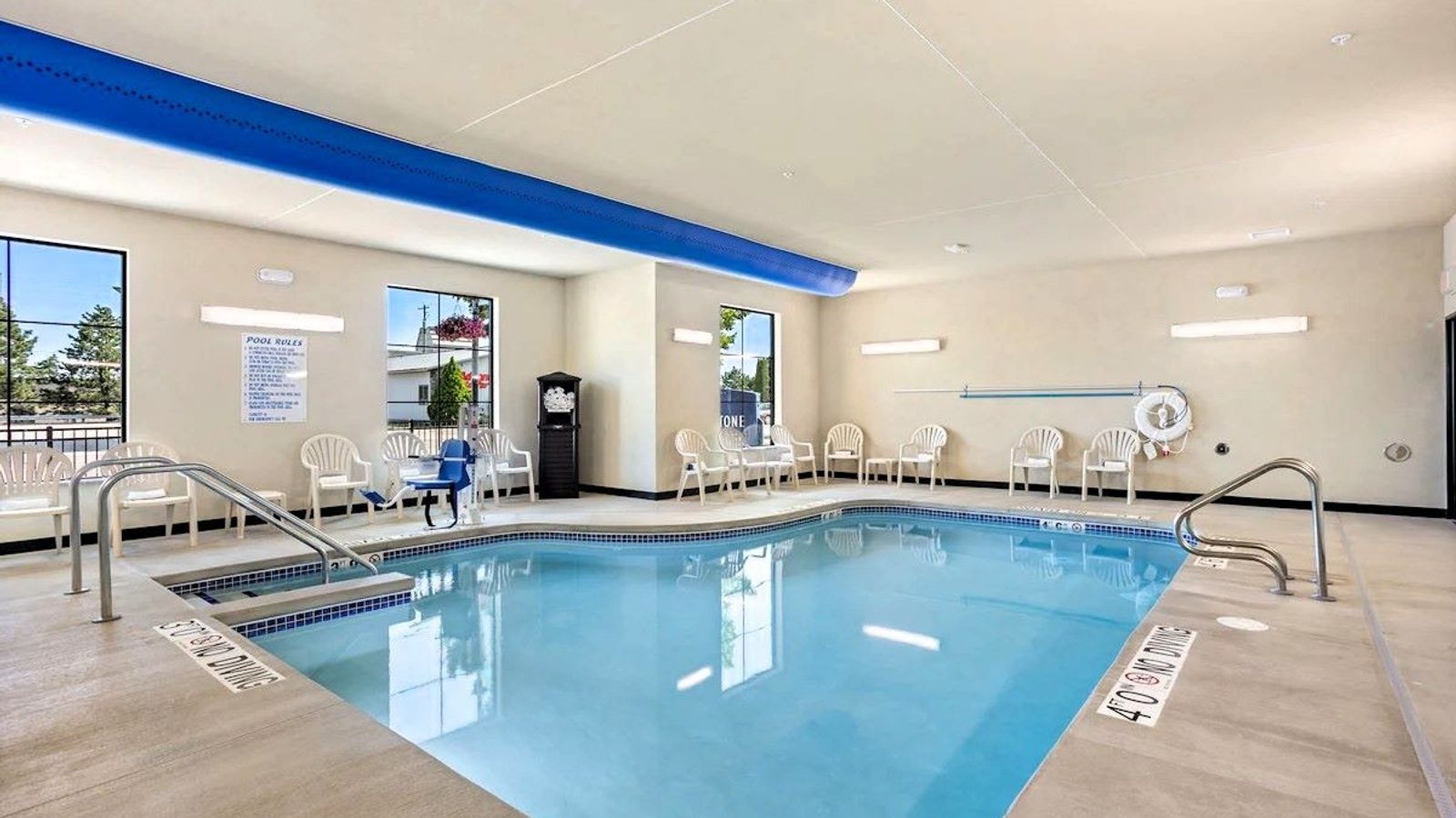 Cobblestone Hotel & Suites - Lynden - Indoor Pool