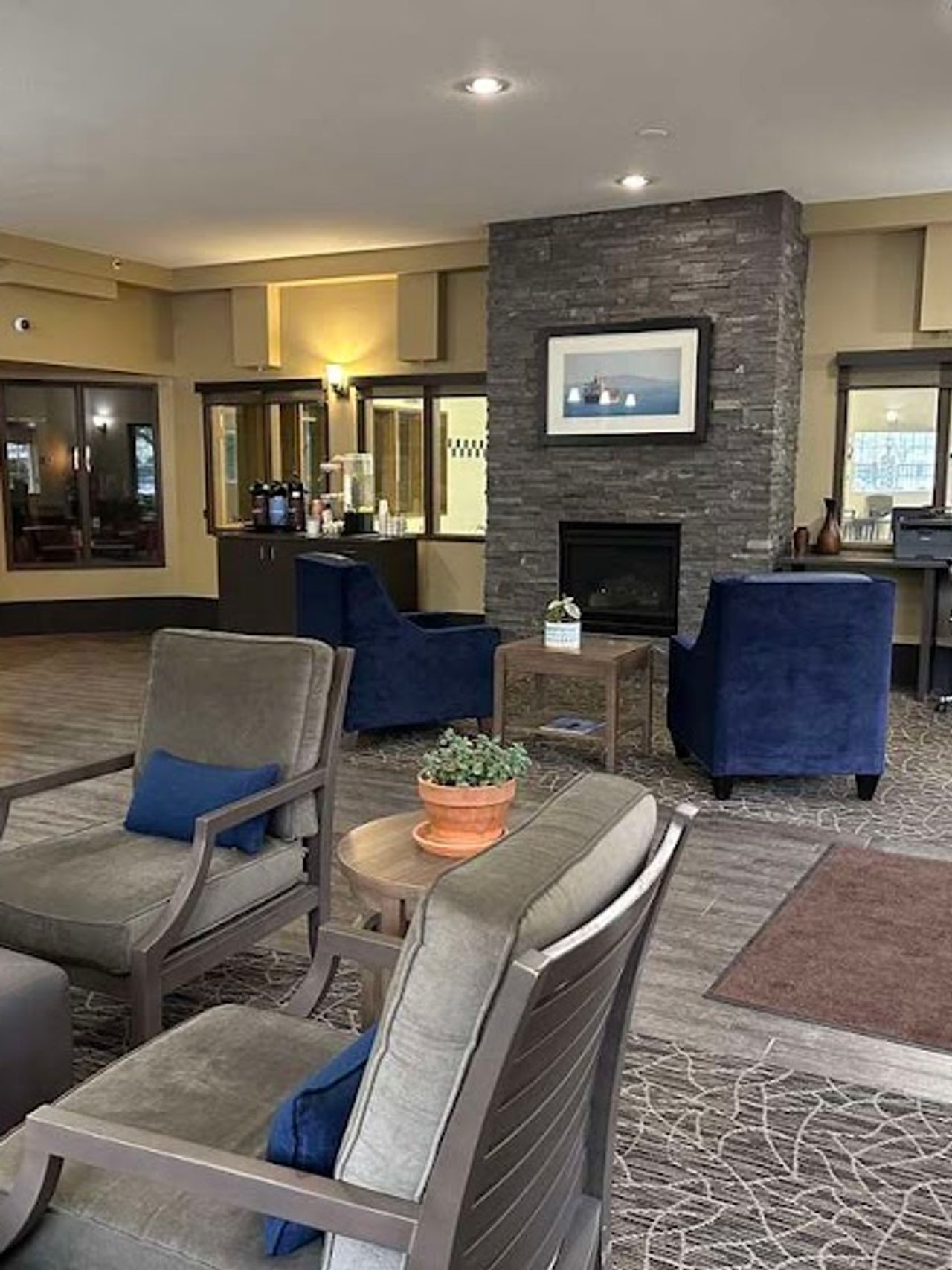 Photo of Best Western Columbia River Waterfront Hotel Astoria - Lobby, Reception