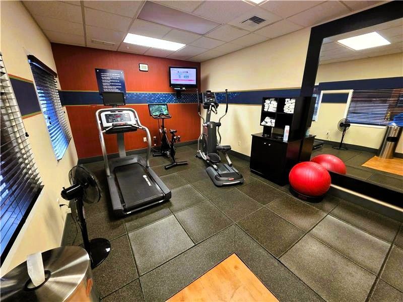 Country Inn & Suites by Radisson, Idaho Falls at the Mall - Fitness Center
