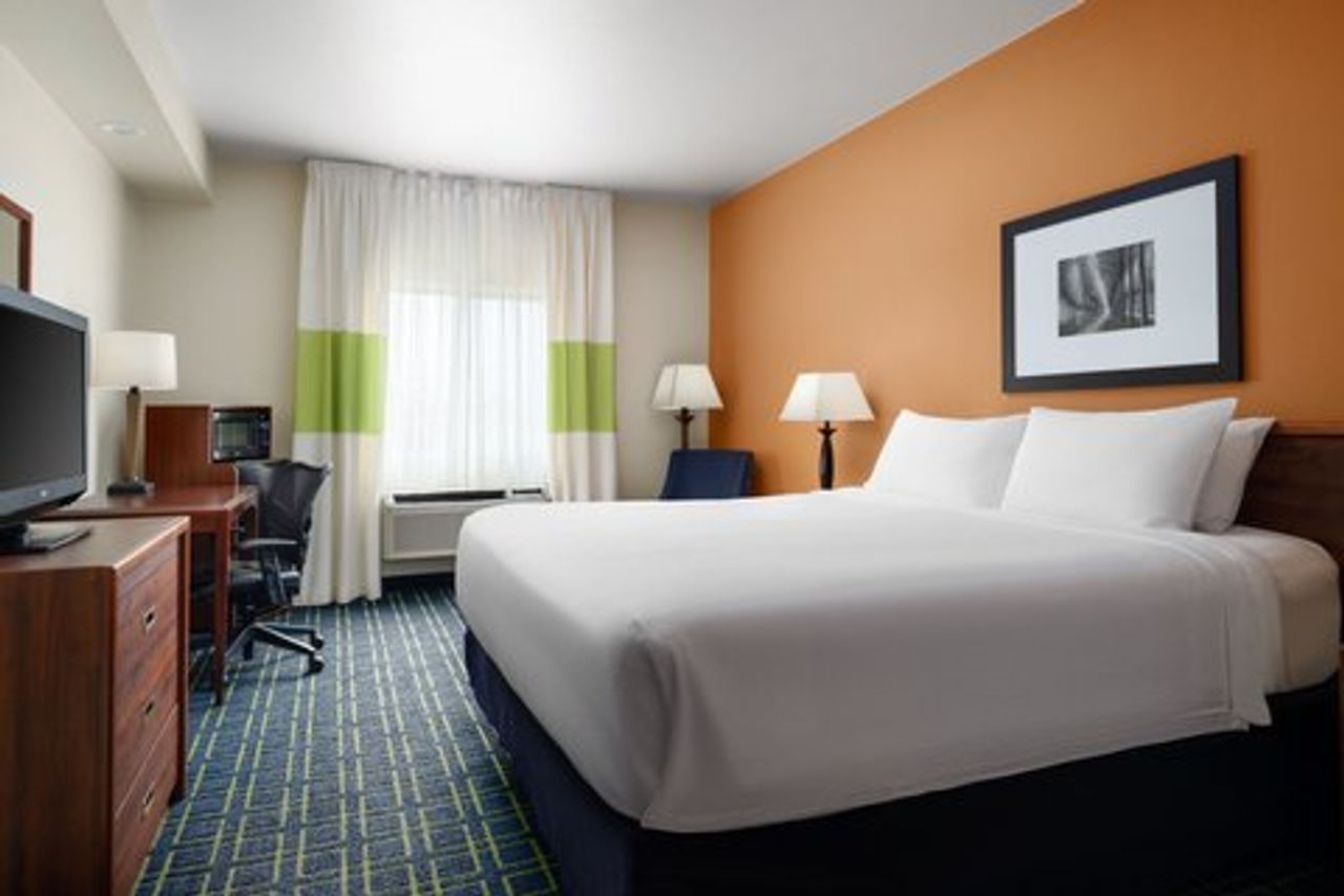 Photo of Fairfield Inn & Suites San Francisco San Carlos