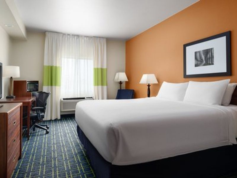 Photo of Fairfield Inn & Suites San Francisco San Carlos