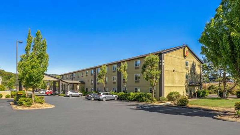 Photo of Super 8 by Wyndham Roseburg