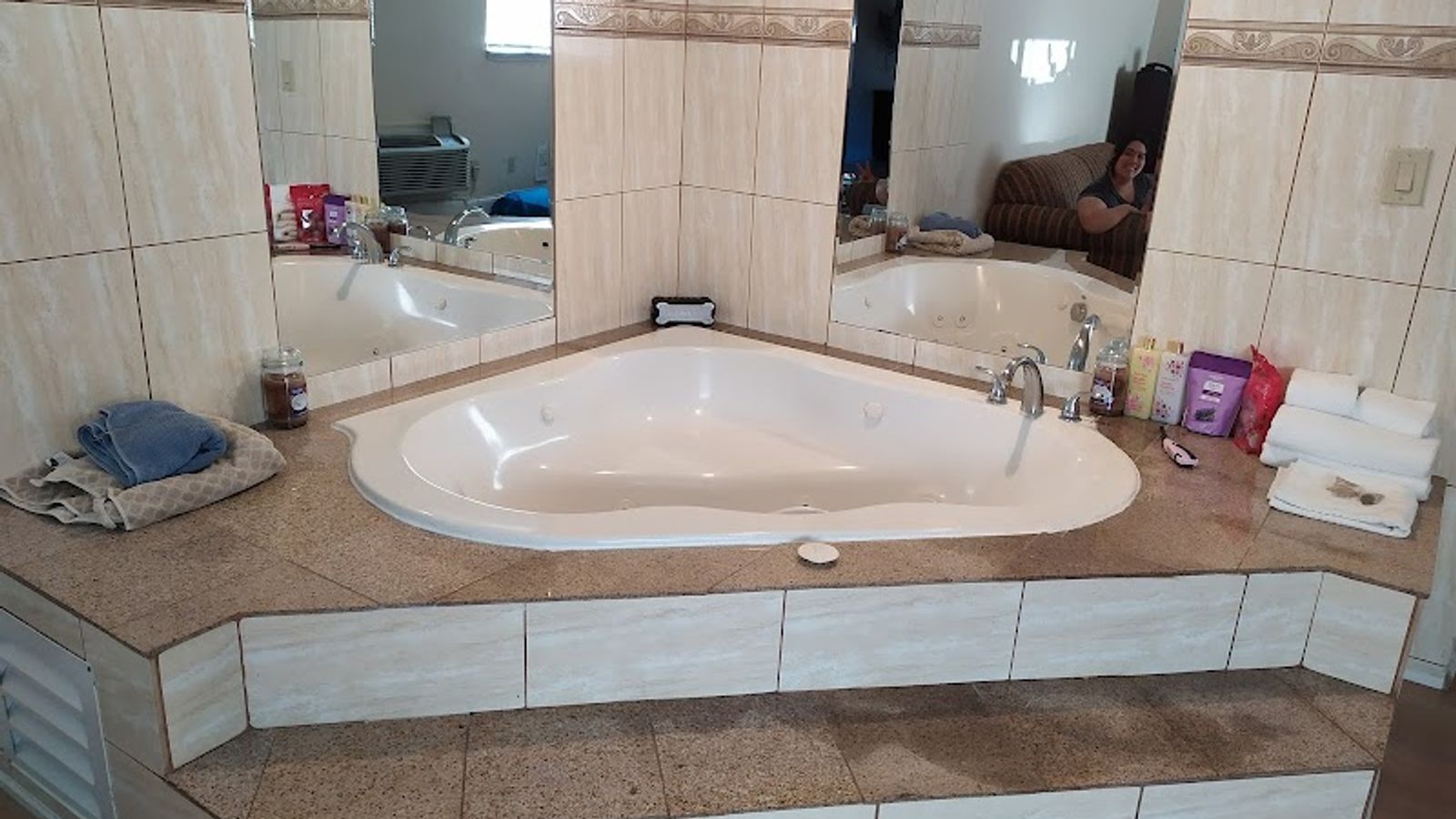 Photo of Red Roof Inn & Suites Monterey - Private in-room Jacuzzi (whirlpool) tub