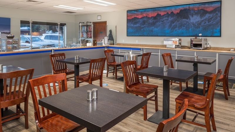 Photo of Wood River Inn & Suites