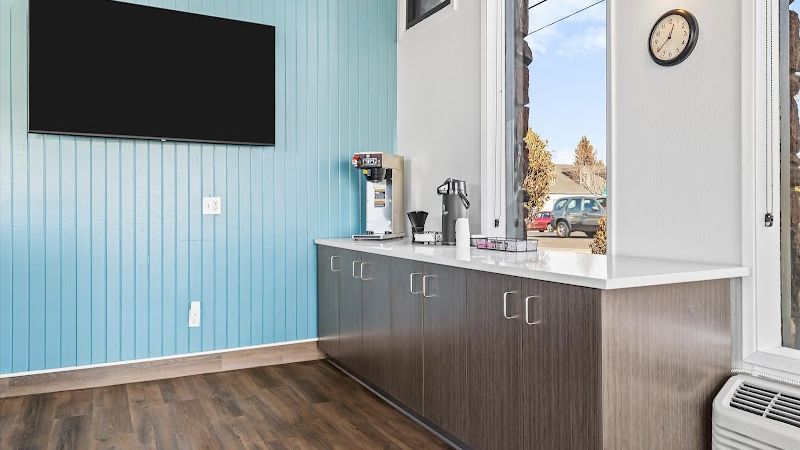 Photo of bend inn & suites