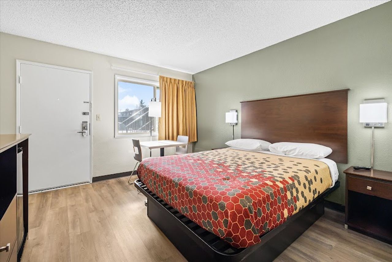 Photo of bend inn & suites