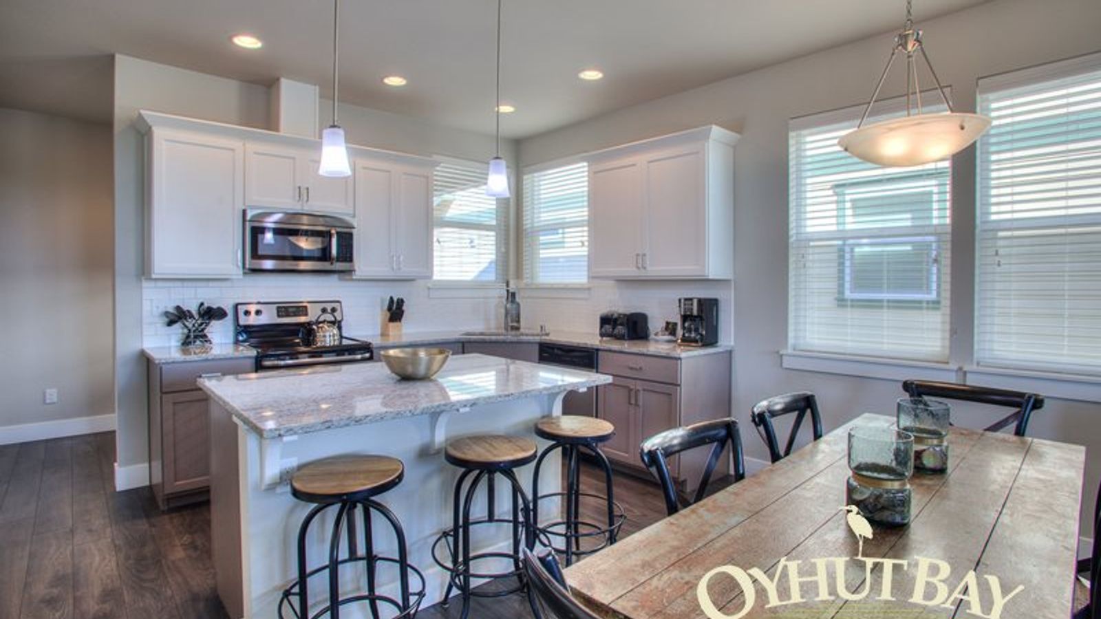Photo of Oyhut Bay Seaside Resort - Full kitchen