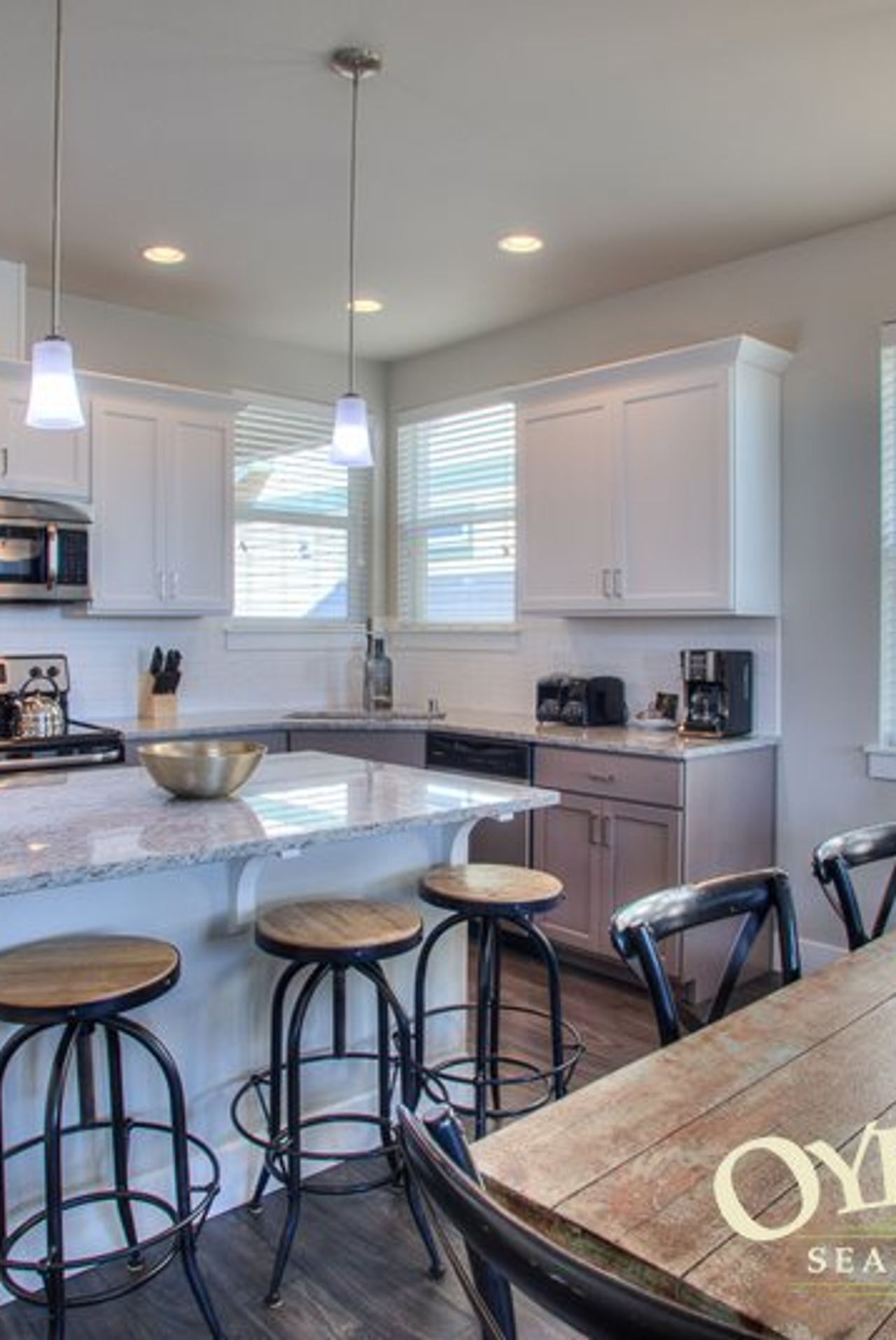 Photo of Oyhut Bay Seaside Resort - Full kitchen