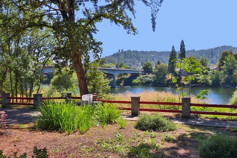 Photo of Riverfront Inn - Roseburg