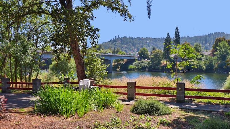 Photo of Riverfront Inn - Roseburg