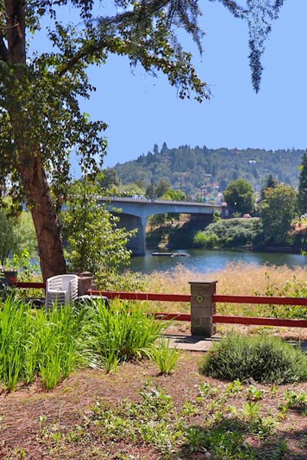 Photo of Riverfront Inn - Roseburg