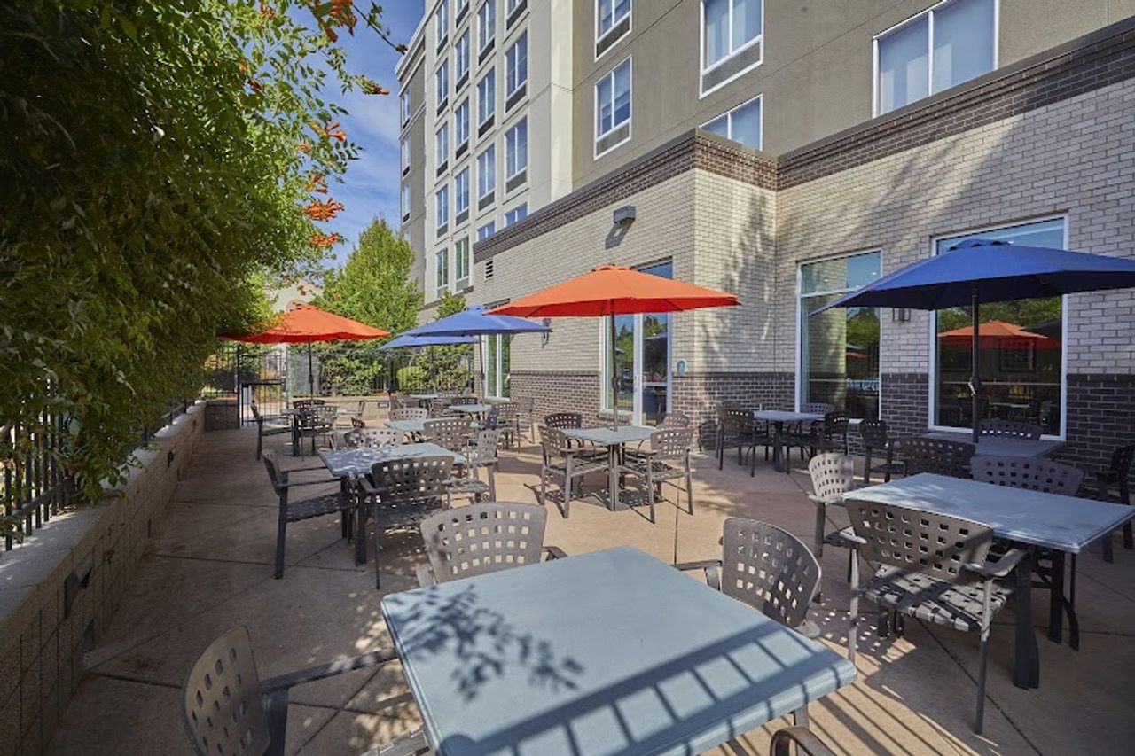 Photo of Holiday Inn Express Eugene - Springfield, an IHG Hotel - Outdoor Seating Area