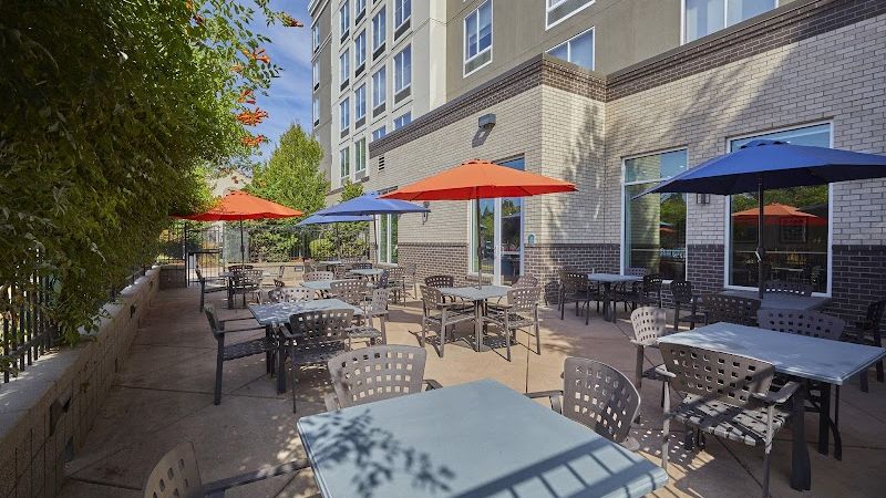 Photo of Holiday Inn Express Eugene - Springfield, an IHG Hotel - Outdoor Seating Area
