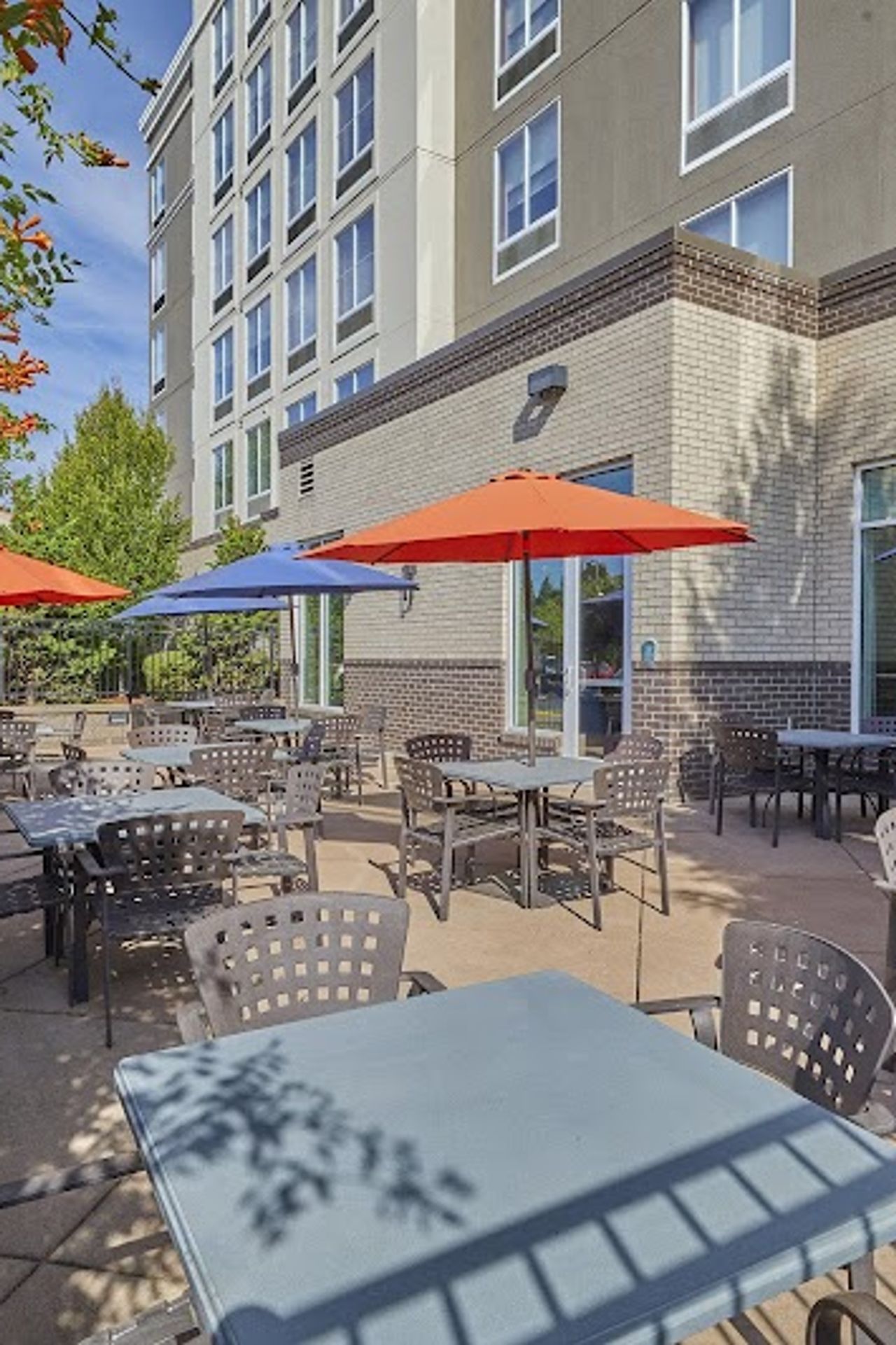 Photo of Holiday Inn Express Eugene - Springfield, an IHG Hotel - Outdoor Seating Area