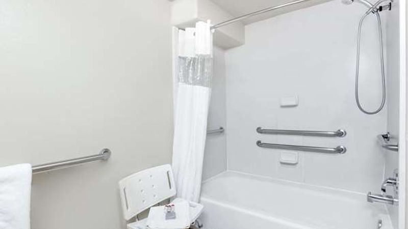 Photo of Hawthorn Suites by Wyndham Oakland/Alameda