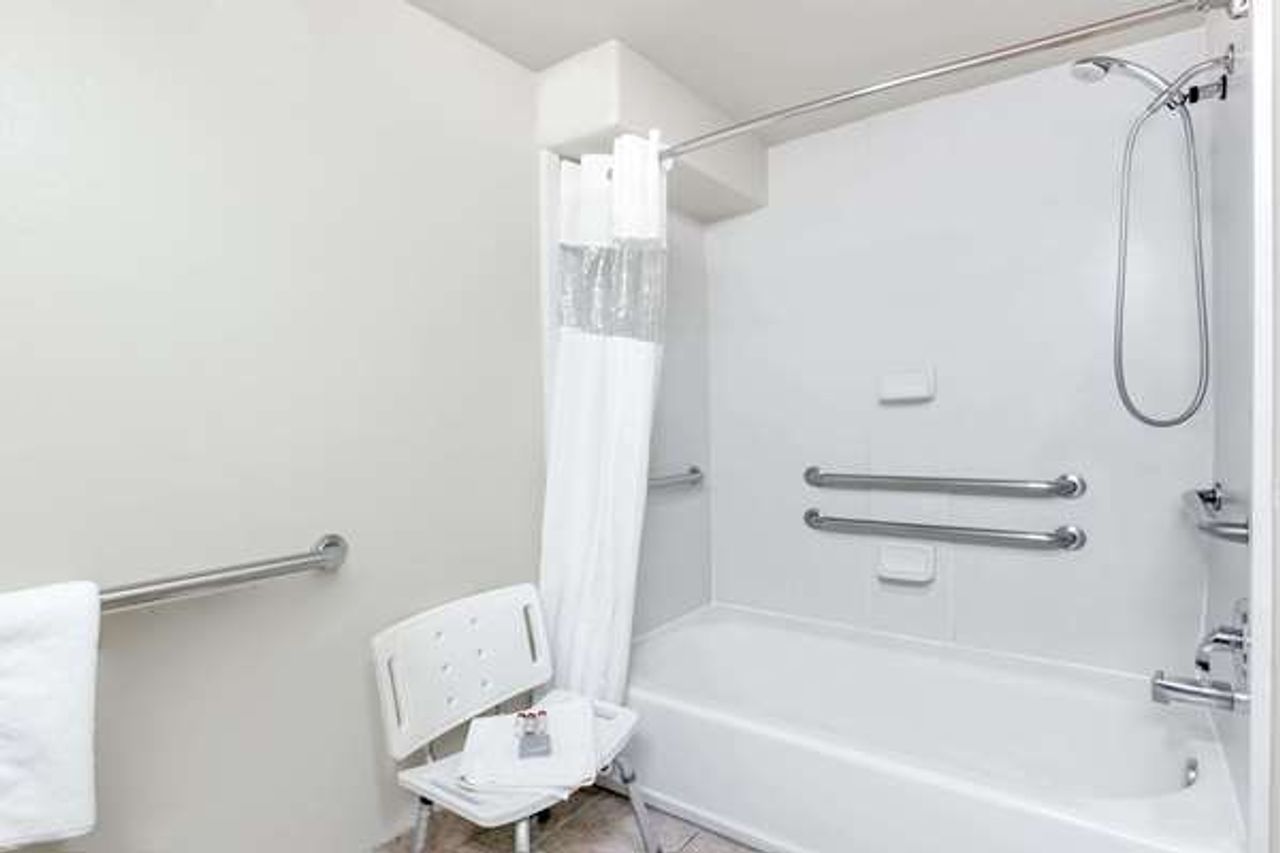 Photo of Hawthorn Suites by Wyndham Oakland/Alameda