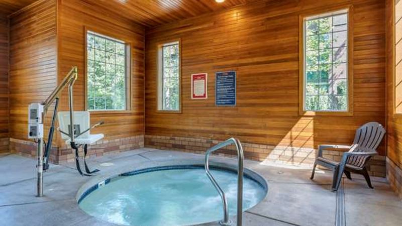 Photo of Comfort Suites Salem